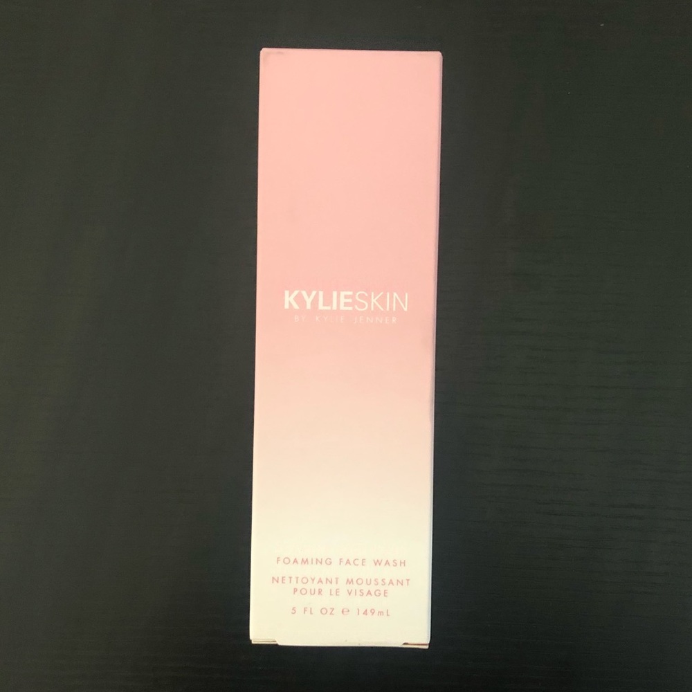 KYlee Cosmetics -foaming face wash🧼!